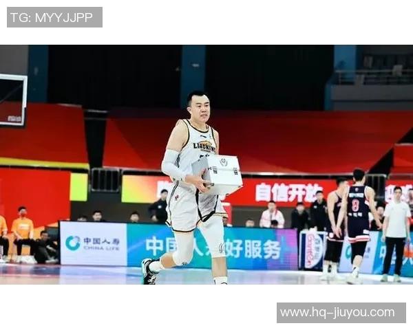 韩德君的篮球生涯回顾与成就分析：从青涩新星到CBA传奇巨星的蜕变之路